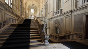 Atrio e scalone juvarriano di Palazzo Madama. Fotografia di Paolo Mussat Sartor e Paolo Pellion di Persano, 2010. © MuseoTorino