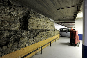 I resti delle mura romane all’interno del parcheggio sotterraneo di piazza Emanuele Filiberto (2). Fotografia di Paolo Gonella, 2010. © MuseoTorino.