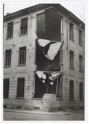 Corso Ciriè 7. R. Istituto Tecnico Industriale del Cuoio “Principe del Piemonte”. Effetti prodotti dai bombardamenti dell'incursione aerea del 30 Novembre 1942. UPA 2426D_9C02-49. © Archivio Storico della Città di Torino