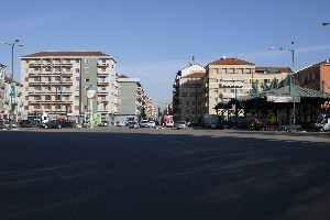 Piazza Crispi, la ex barriera daziaria, il mercato