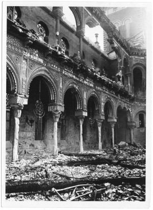 Via Pio V, Via Sant'Anselmo Sinagoga. Danni prodotti dall'incursione aerea del 20-21 novembre 1942. UPA 1891_9B03-07. © Archivio Storico della Città di Torino