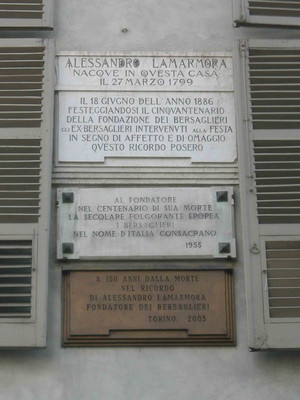 Lapidi dedicate ad Alessandro Ferrero de La Marmora. Fotografia di Elena Francisetti, 2010. © MuseoTorino