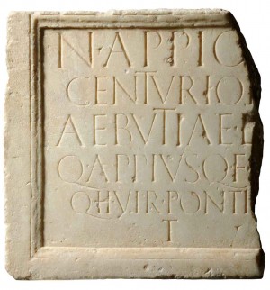 L'iscrizione funeraria di Numerio Appio. Foto G. Lovera. ©Soprintendenza per i Beni Archeologici del Piemonte e del Museo Antichità Egizie