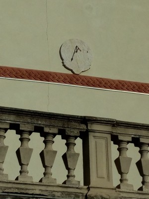 Orologio solare, palazzina in corso Chieri, 7