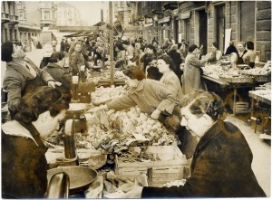 Mercato di Borgo San Paolo in via Di Nanni, 1959 © Archivio Storico della Città di Torino (ASCT, Fototeca, GDP sez I 1425C_013)