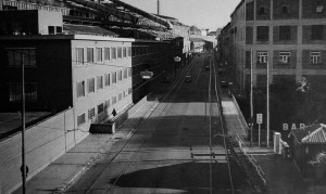 Area Michelin Torino Dora, tram e fabbriche, anni Cinquanta del Novecento © Edizioni del Capricorno