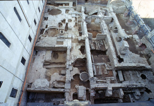 Piazza San Giovanni, basilica del Salvatore