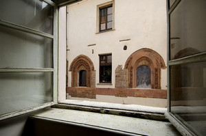 Le finestre ogivali di casa Romagnano. Fotografia di Paolo Gonella, 2010. © MuseoTorino.