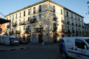 Casa di civile abitazione in piazza Crispi 52 ang. corso Novara 1