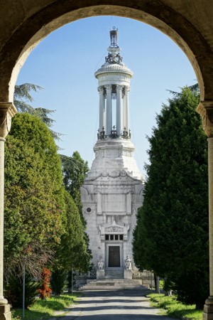 01 AV Architetto Raineri Arcaini, scultori Grossoni, Bolgiani, Mauro, Mausoleo di Francesco Tamagno, 1912. Fotografia di Roberto Cortese, 2018