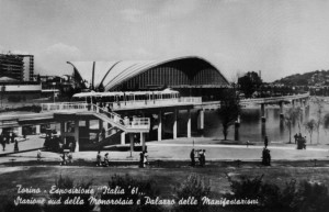 Stazione sud della monorotaia e Palazzo delle Manifestazioni Italia 61, cartolina, 1961 © Archivio Storico della Città di Torino