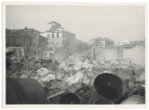Via Susa 38. Effetti prodotti dai bombardamenti dell'incursione aerea del 20-21 novembre 1942. UPA 1975_9B04-05. © Archivio Storico della Città di Torino