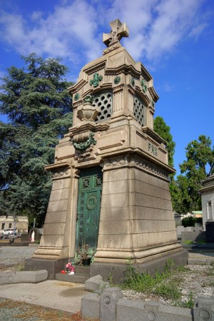 28. Bosco ,Tomba famiglia Penna Bertellà, (A 323). Fotografia di Roberto Cortese, 2018