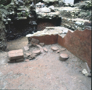 Particolare dell’ipocausto in cui sono visibili alcune suspensurae. © Soprintendenza per i Beni Archeologici del Piemonte e del Museo Antichità Egizie