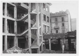 Via Saluzzo Scuola “Vincenzo Monti”. Effetti prodotti dai bombardamenti dell'incursione aerea del 20-21 novembre 1942. UPA 1871D_9B02-34. © Archivio Storico della Città di Torino