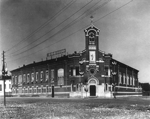 L’Oratorio Michele Rua e la chiesa nel  1934. © Archivio Oratorio Michele Rua.