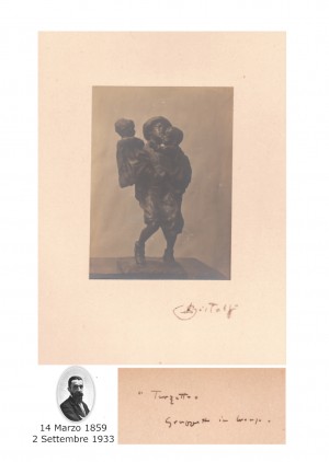 Leonardo Bistolfi, “Terzetto”. Statuetta in bronzo (1889). Fotografia (autografata dallo scultore) di Corrado Ricci (1858 - 1934), stampa di P. Carlevaris, Torino. © MuseoTorino