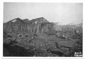 Piazza Giosuè Carducci 128, Tranvie Elettriche Municipali, deposito tranvai (tram). Effetti prodotti dai bombardamenti dell'incursione aerea dell'8 novembre 1943. UPA 4209_9E04-33. © Archivio Storico della Città di Torino/Archivio Storico Vigili del Fuoco