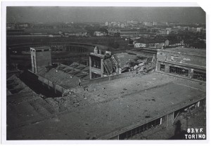 Via Nizza 148, Officine RIV (Soc. An.), Officine di Villar Perosa. Effetti prodotti dall'incursione aerea dell'8 novembre 1943. UPA 4122_9E04-12. © Archivio Storico della Città di Torino/Archivio Storico Vigili del Fuoco