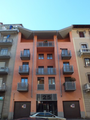 Edificio di civile abitazione in via Domodossola 25