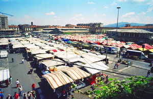 Mercato di Porta Palazzo. Fotografia di Bruna Biamino, 2003. © MuseoTorino