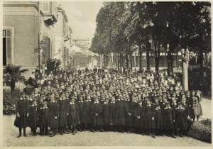 Educatorio Duchessa Isabella. Gruppo generale, 1894. © Fondazione 1563