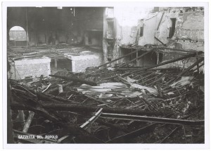 Teatro Alfieri, Piazza Solferino 2. Effetti prodotti dai bombardamenti dell'incursione aerea dell'8 dicembre 1942. UPA 2702D_9C05-16. © Archivio Storico della Città di Torino