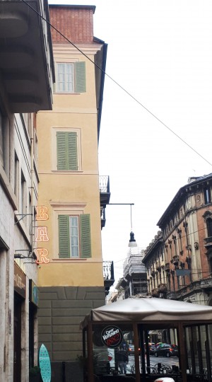 Trompe l'oeil in via Bertola 17