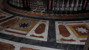 Marmi policromi della chiesa di San Lorenzo. Fotografia di Paolo Mussat Sartor e Paolo Pellion di Persano, 2010. © MuseoTorino