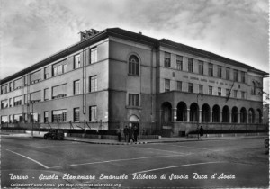 Scuola elementare Emanuele Filiberto Duca d’Aosta, veduta angolare dell’edificio.