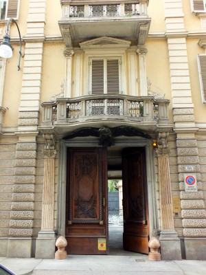 Via Della Rocca 38, portone d'ingresso. Fotografia di Paola Boccalatte, 2014. © MuseoTorino