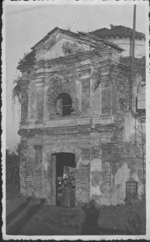 Cappella della cascina Brune posta in via Paisiello, fotografata nel 1944. Archivio privato