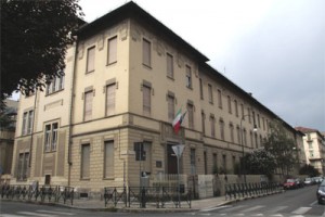 Scuola elementare Vittorio Alfieri. Veduta angolare dell’edificio attuale. © Archivio della scuola