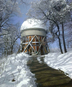 Cupola del telescopio riflettore astrometrico REOSC, attivo dai primi anni ’70 del Novecento