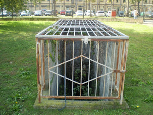 L’ingresso al rifugio antiaereo nel cortile. Fotografia di Giuseppe Beraudo, 2009.