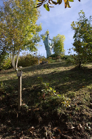 Scorcio del Faro della Vittoria (parco della Rimembranza). Fotografia di Roberto Goffi, 2010. © MuseoTorino