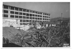 Via Nizza 148, Officine RIV (Soc. An.), Officine di Villar Perosa. Effetti prodotti dall'incursione aerea dell'8 novembre 1943.Lato Via Busca. UPA 4116_9E04-06. © Archivio Storico della Città di Torino/Archivio Storico Vigili del Fuoco