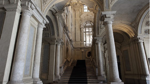 Atrio e scalone di Palazzo Madama. Fotografia di Paolo Mussat Sartor e Paolo Pellion di Persano, 2010. © MuseoTorino
