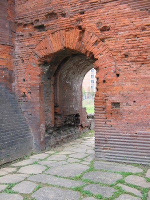 Porta Palatina, particolare di uno dei fornici minori. © Soprintendenza per i Beni Archeologici del Piemonte e del Museo Antichità Egizie