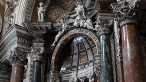 Marmi policromi della chiesa di San Lorenzo. Fotografia di Paolo Mussat Sartor e Paolo Pellion di Persano, 2010. © MuseoTorino