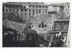 Corso Palestro 1 bis. Biblioteca civica. Effetti prodotti dai bombardamenti dell'incursione aerea dell'8 agosto 1943. UPA 3802_9E02-14. © Archivio Storico della Città di Torino/Archivio Storico Vigili del Fuoco