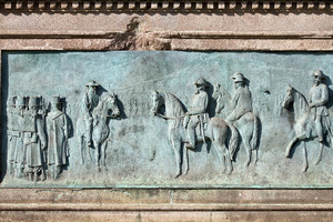 Giovanni Duprè, Monumento a Camillo Benso Conte di Cavour (bassorilievo raffigurante il ritorno delle truppe sarde dalla Crimea), 1865-73. Fotografia di Mattia Boero, 2010. © MuseoTorino. 