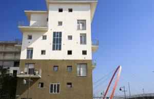 Una delle case del Villaggio Olimpico, situata vicino all’Arco. Fotografia di Bruna Biamino, 2010. © MuseoTorino