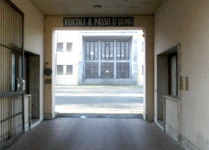 Immagine dell’ingresso carraio dell’ex dopolavoro Michelin. Antonio Stizzoli, 2010