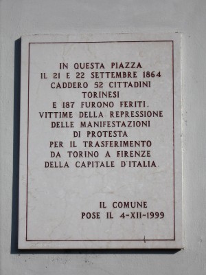 Lapide dedicata alle vittime dei moti del 21 e 22 settembre 1864. Fotografia di Alessandro Vivanti, 2011. © Museo Torino.
