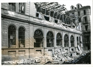 Biblioteca civica Centrale, via Perrone, l'edificio dopo il bombardamento, 1943. Biblioteca civica Centrale © Biblioteche civiche torinesi