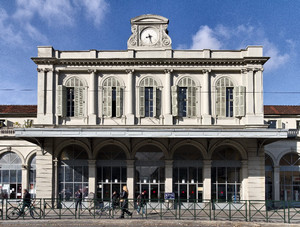 Facciata della stazione di Porta Susa. Fotografia di Mattia Boero, 2010. © MuseoTorino. 