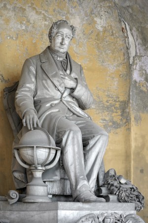 26AI Giuseppe Albertoni (1806-1887), Tomba Plana (Arcata 138). Fotografia di Roberto Cortese, 2018