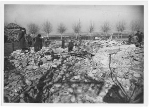 Lungo Dora Voghera 34. Effetti prodotti dai bombardamenti dell'incursione aerea del 4-5 febbraio 1943: crollo di edifici. UPA 3397_9D06-03. © Archivio Storico della Città di Torino