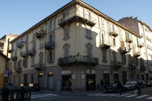 Casa di abitazione via Scarlatti 3 via Montanaro 16